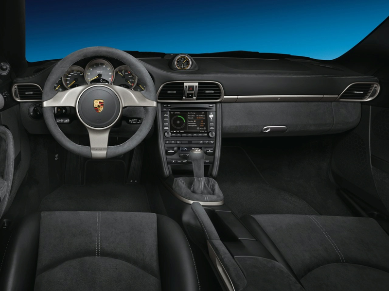 Illustration for article titled 2010 Porsche 911 GT3: Santa's 435 HP Sleigh